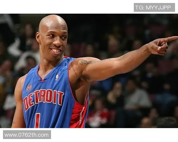 足球巨星的成长之路：从草根到巅峰的传奇人生探索